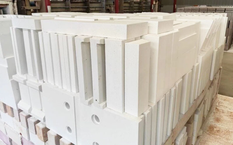 Differences and Applications of Corundum Bricks